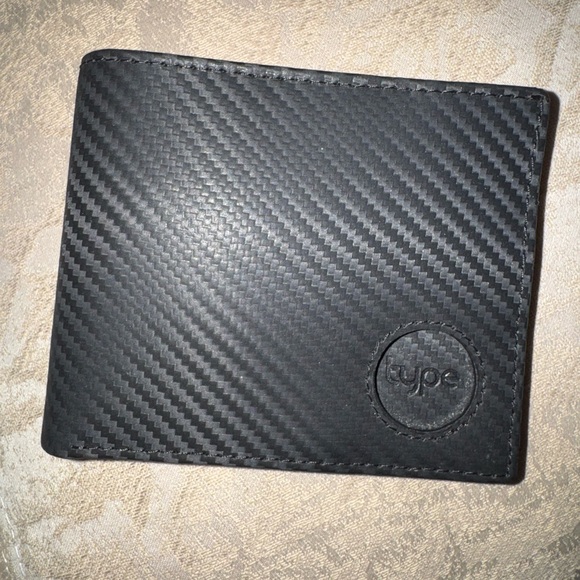Black Carbon Fiber Wallet - Picture 2 of 3